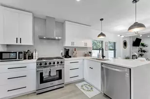 2925 24th St N, Saint Petersburg, FL 33713 - Photo 18