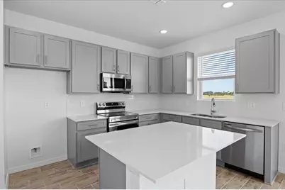 102 Antietam Avenue, Orange City, FL 32763 - Photo 2