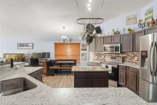 25424 Divot Dr, Sorrento, FL 32776 - Photo 6