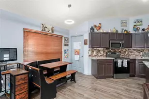 25424 Divot Dr, Sorrento, FL 32776 - Photo 12