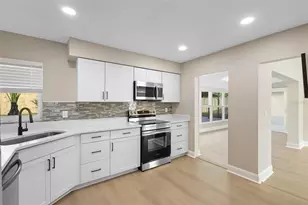 1056 Wakefield Circle E, Deltona, FL 32725 - Photo 24