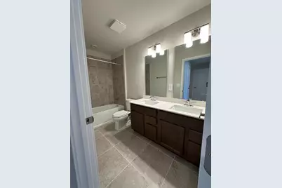 12442 Amber Creek Cir, Lakewood Ranch, FL 34211 - Photo 18