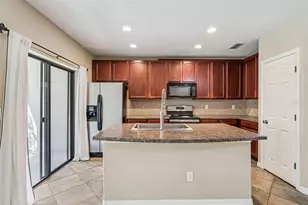 3330 Windsor Lake Cir, Sanford, FL 32773 - Photo 18