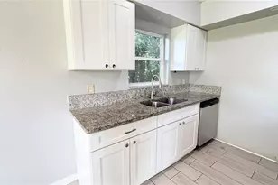 11 E Ella J Gilmore St, Apopka, FL 32703 - Photo 6