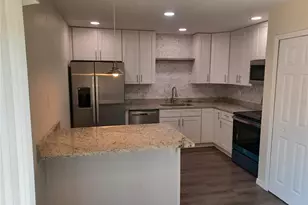 306 W Primrose Ln, Lady Lake, FL 32159 - Photo 12