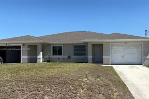 1427 NE 8th Pl, Cape Coral, FL 33909 - Photo 2
