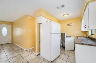 624 NW 3rd Ave, Webster, FL 33597 - Photo 8