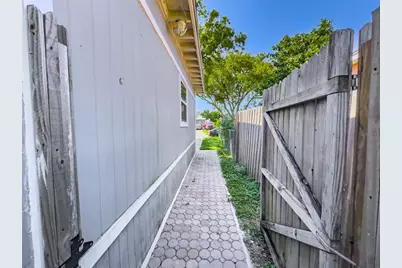 901 S Solandra Drive, Orlando, FL 32807 - Photo 40