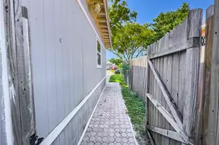 901 S Solandra Dr, Orlando, FL 32807 - Photo 40