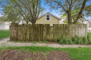 1074 Park Central Cir, Groveland, FL 34736 - Photo 20
