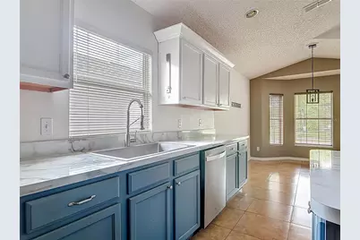 712 Spring Cavern Avenue, Orange City, FL 32763 - Photo 8