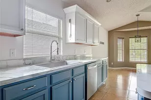 712 Spring Cavern Ave, Orange City, FL 32763 - Photo 8