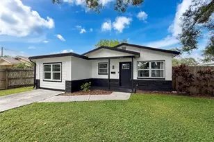 1121 49th Ave N, Saint Petersburg, FL 33703 - Photo 2