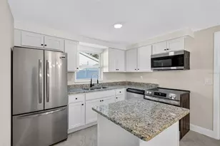 196 74th Ave NE, Saint Petersburg, FL 33702 - Photo 8