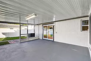 196 74th Ave NE, Saint Petersburg, FL 33702 - Photo 22