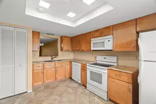 8111 Braddock Cir, Port Richey, FL 34668 - Photo 10