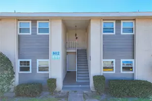 802 Sky Lake Cir, Orlando, FL 32809 - Photo 2