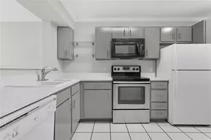 205 Arbor Cir, Sanford, FL 32773 - Photo 2