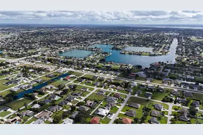 633 SE 2nd Street, Cape Coral, FL 33990 - Photo 4