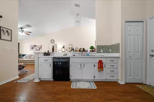 4435 Lemon St, Lady Lake, FL 32159 - Photo 16