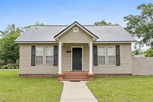 1016 10th Ave, Graceville, FL 32440 - Photo 1