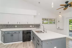 2048 Berry Roberts Dr, Sun City Center, FL 33573 - Photo 14