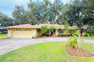 5901 Deer Flag Dr, Lakeland, FL 33811 - Photo 1