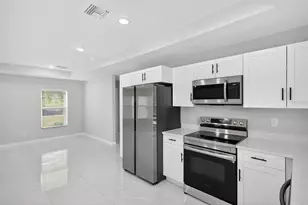 708 Lamar St E, Lehigh Acres, FL 33974 - Photo 10