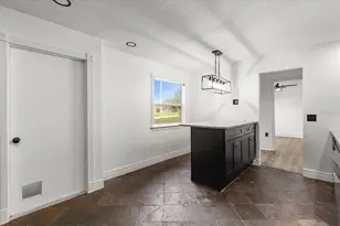 2096 E Parkton Dr, Deltona, FL 32725 - Photo 8