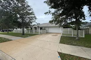 104 Heathrow Dr, Daytona Beach, FL 32117 - Photo 2