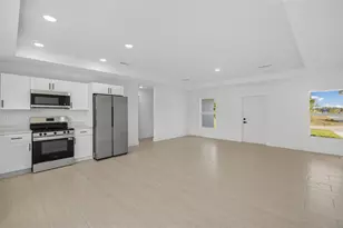 884 Chemstrand St E, Lehigh Acres, FL 33974 - Photo 12