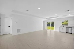 884 Chemstrand St E, Lehigh Acres, FL 33974 - Photo 6