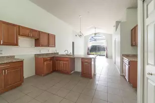 1008 Casterton Cir, Davenport, FL 33897 - Photo 4