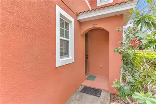 920 Las Fuentes Dr, Kissimmee, FL 34746 - Photo 2