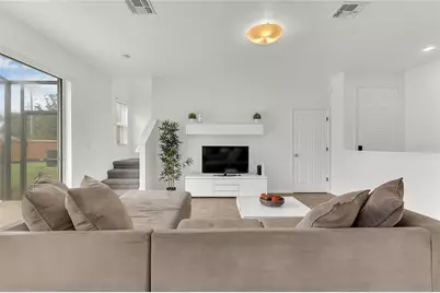 920 Las Fuentes Drive, Kissimmee, FL 34746 - Photo 10