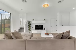 920 Las Fuentes Dr, Kissimmee, FL 34746 - Photo 10