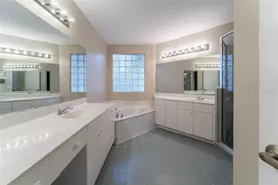 9820 Fairway Cove Ln, Plantation, FL 33324 - Photo 26