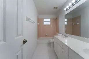 9820 Fairway Cove Ln, Plantation, FL 33324 - Photo 28