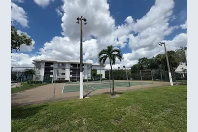 721 N Pine Island Road #401, Plantation, FL 33324 - Photo 14