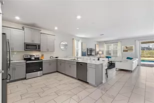 541 Pebble Beach Dr, Davenport, FL 33896 - Photo 2