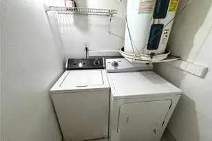 1932 Lake Atriums Cir, Orlando, FL 32839 - Photo 16