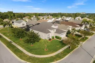 8017 King Palm Cir, Kissimmee, FL 34747 - Photo 2