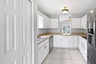 2732 Boardwalk Way, Tavares, FL 32778 - Photo 10