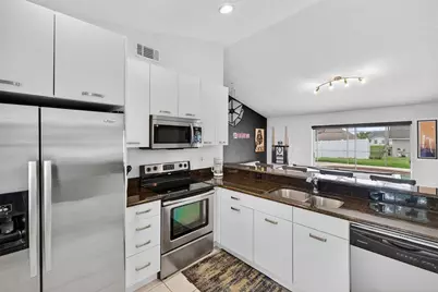 5632 Mandarin Court, Davenport, FL 33896 - Photo 8