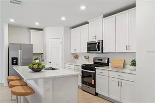 28009 Poppy Ct, Leesburg, FL 34748 - Photo 2