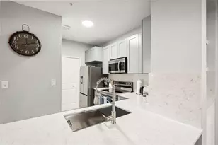 8357 38th St Cir E, Sarasota, FL 34243 - Photo 16