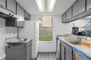 4025 Billingsgate Rd, Orlando, FL 32839 - Photo 6