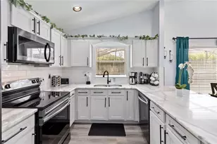 205 Hummingbird Pass, Davenport, FL 33896 - Photo 16