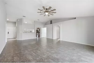 512 Majestic Gardens Boulevard, Winter Haven, FL 33880 - Photo 12