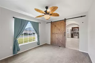 512 Majestic Gardens Blvd, Winter Haven, FL 33880 - Photo 4